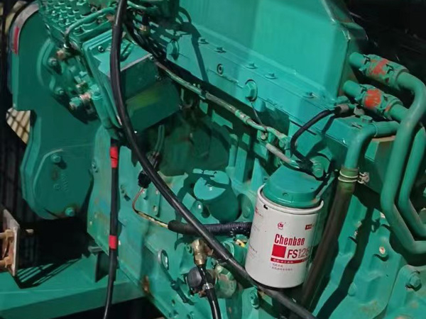 绥德如何确定新的发电机组控制系统是否与原系统兼容？