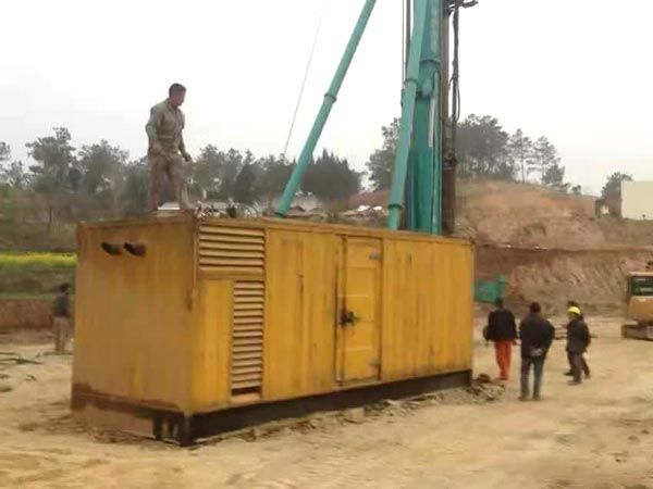 绥德如何判断水冷式机油散热器密封件是否需要更换？